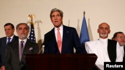 Ngoại trưởng Hoa Kỳ John Kerry nói chuyện bạo một cuộc họp báo