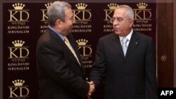 Thủ tướng Palestine Salam Fayyad (phải) và Bộ trưởng Quốc phòng Israel Ehud Barak (ảnh tư liệu)