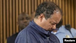 Ariel Castro, 52 tuổi, bị tố cáo giam cầm 3 phụ nữ trong nhà suốt 10 năm, ra toà lần đầu ngày 9/5/2013.