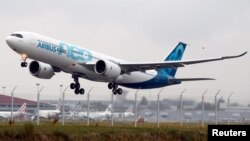 Một máy bay Airbus A330neo hạ cánh gần Toulouse, Pháp, 19/10/2017 (REUTERS/Regis Duvignau).