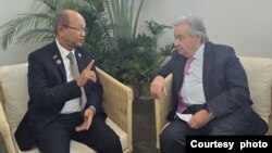 Prezidan Konsey Prezidansyel Tranzisyon Ayiti a, Leslie Voltaire rankontre Sekrete Jeneral Nasyonzuni Antonio Guterres pandan rankont o some Biyodivesite LONU an nan Cali, Kolonbi, 29 Oktob, 2024. 