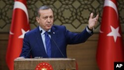 Tổng thống Thổ Nhĩ Kỳ Recep Tayyip Erdogan. Thổ Nhĩ Kỳ nói đã đạt tiến bộ với các nhà ngoại giao Israel về một thỏa thuận để bình thường hóa bang giao.