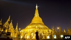 Ngôi chùa Phật Giáo Shwedagon nổi tiếng nhất của Miến Điện