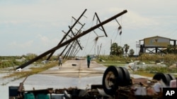 Cảnh tượng tan hoang sau khi Bão Laura đi qua, ngày 27 tháng 8, 2020 ở Holly Beach, Louisiana.