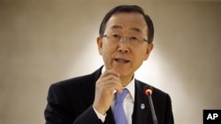 Tổng Thư Ký LHQ Ban Ki-moon nói rằng thế giới phải chấm dứt bạo động và chặn đứng nguồn vũ khí cung cấp cho cả hai bên, và khởi động việc chuyển tiếp do người Syria dẫn đạo càng sớm càng tốt