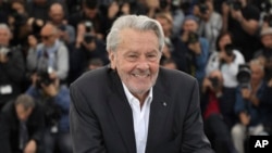 Tài tử Pháp Alain Delon nhận được giải Cành cọ Danh dự tại Liên hoan phim Cannes 2019. (ảnh chụp ngày 19/5/2019)