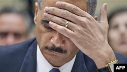 Bộ trưởng Tư pháp Hoa Kỳ Eric Holder điều trần trước Ủy ban Hạ viện Giám sát và Cải cách Chính phủ hôm 2/2/12