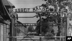 Cổng chính của trại 'tử thần' Auschwitz tại Ba Lan.