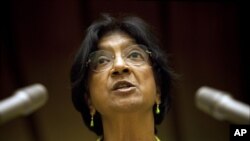 Cao ủy nhân quyền LHQNavi Pillay thúc giục Hội đồng Bảo an Liên Hiệp Quốc đưa Syria ra Tòa án Quốc tế, để đảm bảo rằng tất cả những kẻ vi phạm nhân quyền không thể thoát khỏi sự trừng trị của công lý