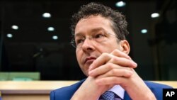 Chủ tịch khối euro, Bộ trưởng Tài chính Hà Lan Jeroen Dijsselbloem nói đề nghị cải cách của Hy Lạp chưa gần ở mức hoàn chỉnh.