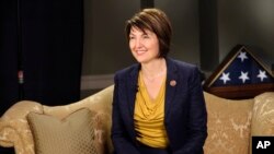 Dân biểu Cathy McMorris Rodger, đại diện bang Washington, chú trọng đến điều bà gọi là 'bất bình đẳng về cơ hội' trong đáp từ của Ðảng Cộng hòa đối với bài diễn văn về Tình trạng Liên bang của Tổng thống Obama.