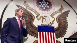 Ngoại trưởng John Kerry sẽ loan báo viện trợ mới vào cuối tuần này khi ông tham dự một hội nghị quốc tế về Syria được tổ chức tại Thổ Nhĩ Kỳ. REUTERS/Paul J. Richards/Pool 