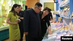 Lãnh tụ Triều Tiên Kim Jong Un thăm một nhà máy của nước này, tháng 6/2018