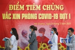 Việt Nam tiêm ngừa Covid-19 cho các nhân viên y tế hồi giữa tháng 5.