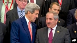 Ngoại trưởng Mỹ John Kerry và Ngoại trưởng Jordan Nasser Judeh.