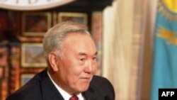 Tổng Thống Kazakhstan Nursultan Nazarbayev