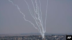 Rocket phóng đi từ Dải Gaza hôm 6/8 /2022. [Ảnh minh họa]