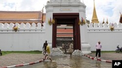 Wat Phra Kaew còn được gọi là chùa Phật Ngọc là một trong những địa điểm du lịch nổi tiếng ở Thái Lan.