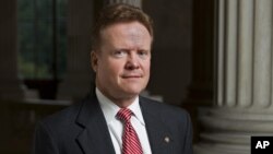 Cựu thượng nghị sĩ bang Virginia Jim Webb.