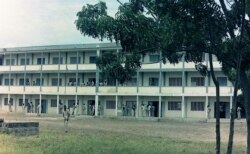 Lycée de Nosté ở tỉnh Haho, Togo (Ảnh: Bùi Văn Phú)