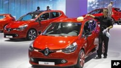 Xe của hãng Renault tại một cuộc Triển lãm ôtô ở Paris.