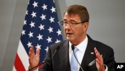 Bộ trưởng Quốc phòng Hoa Kỳ Ashton Carter.