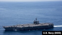 Hàng không mẫu hạm USS Carl Vinson (CVN 70) di chuyển trên Ấn Độ Dương, ngày 15/4/2017.