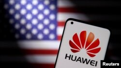 Dự luật nhằm “trừng phạt nghiêm khắc” Huawei và các nhà sản xuất 5G “không đáng tin cậy” khác của Trung Quốc bị cho là có liên quan đến hoạt động gián điệp kinh tế chống lại Hoa Kỳ.