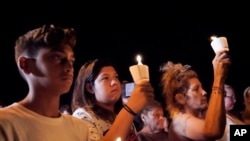 Cầu nguyện cho các nạn nhân vụ xả súng ở nhà thờ First Baptist ở Sutherland Springs, ngày 5/11/2017.