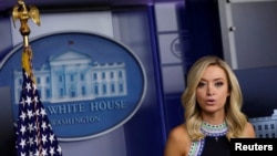 Bà Kayleigh McEnany trong một cuộc họp báo ở Nhà Trắng hôm 24/9.