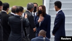 Sau chặng dừng chân ở Singapore, Phó Tổng thống Mỹ Kamala Harris có kế hoạch bay đến Hà Nội vào tối 24/8. 