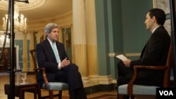 Bộ trưởng Ngoại giao Hoa Kỳ John Kerry trong cuộc phỏng vấn dành cho đài VOA, 20/3/14