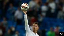 Cristiano Ronaldo có thể sẽ rất bận rộn cho bóng đá Bồ Đào Nha trong mùa hè năm tới (ảnh tư liệu).