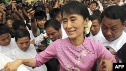 Lần đầu tiên trong gần một thập niên, bà Suu Kyi đã được ăn mừng sinh nhật lần thứ 66 trong tự do