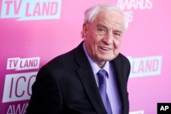 Đạo diễn Garry Marshall đến Lễ trao giải TV Land Icon 2016 tại Barker Hangar ở Santa Monica, California, ngày 10 tháng 4 năm 2016.