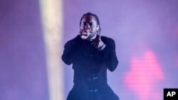 Kendrick Lamar trên sân khấu của lễ hội âm nhạc Coachella ở California vào tháng 4 vừa qua.