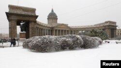 Tư liệu - Giáo đường Kazan ở trung tâm St. Petersburg, ngày 31 tháng 10, 2012.