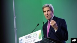 Ông Kerry nói Washington sẽ không để cho các quốc gia dễ bị tổn thương nhất bị tác động bởi thời tiết khắc nghiệt và các ảnh hưởng khác của hiện tượng biến đổi khí hậu.