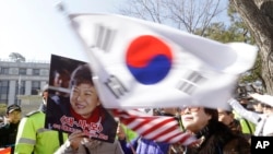 Những người ủng hộ Tổng thống Park Geun-hye biểu tình ở Seoul, Hàn Quốc, 27/2/2017.