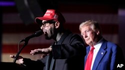 Foto Achiv: Nicky Jam pran la pawol pandan yon miting politik Donald Trump nan Las Vegas, 13 Septanm 2024. 