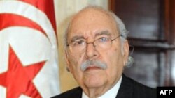 Chủ tịch Quốc hội Tunisia Fouad Mebazza đã tuyên thệ nhậm chức Tổng thống lâm thời hôm 15 tháng 1, 2011