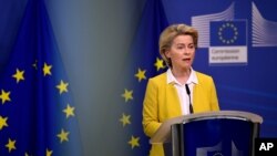 Chủ tịch Ủy ban châu Âu Ursula von der Leyen, tuyên bố Liên hiệp châu Âu sẵn lòng thảo luận về đề nghị miễn thực thi quyền sỡ hữu trí tuệ đối với vaccine COVID-19.