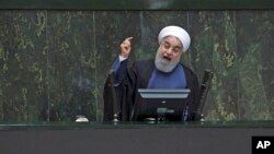 Tổng thống Iran Hassan Rouhani đang phát biểu trước Quốc hội 