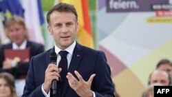 Tổng thống Pháp Emmanuel Macron hôm 28/5/2024 nói tại Đức rằng quan điểm của Pháp là “chúng tôi nghĩ rằng chúng tôi phải cho phép (Ukraine) vô hiệu hóa các địa điểm quân sự (của Nga) nơi phi đạn được phóng đi”.