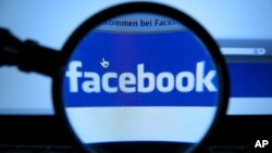 Hàng trăm tài khoản Facebook giả từ Nga đã chi khoảng 100.000 đôla cho các quảng cáo nhằm khuấy động những vấn đề gây chia rẽ ở Mỹ.