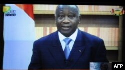 Ông Laurent Gbagbo đọc diễn văn trên đài truyền hình hôm 21/12/2010, xác định ông vẫn là Tổng thống Côte D'Ivoire