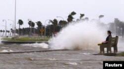 Bão Isaac đập vào tiểu bang Louisiana