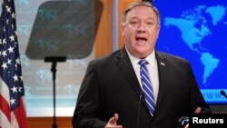 Ngoại trưởng Mike Pompeo trong một buổi họp báo về COVID-19 tại Bộ Ngoại giao Hoa Kỳ.