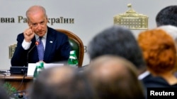 Phó Tổng thống Mỹ Joe Biden phát biểu với các thành viên Quốc hội Ukraine tại Kiev, ngày 22/4/2014.