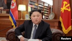 Lãnh tụ Triều Tiên Kim Jong Un đưa ra những phát biểu mang tính cá nhân hiếm hoi với ông Mike Pompeo trong chuyến thăm của ông Pompeo tới Bình Nhưỡng vào tháng 4 năm ngoái.